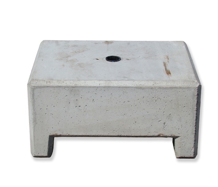 Betonblok tbv vlaggenmast/parasol