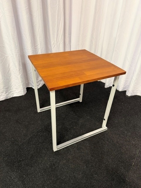 Tafel wit Kubic 70x70